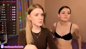 Amateur Webcam Teen Masturbates And Teases
