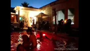 Amateur Group Sex beside Hot Chicks