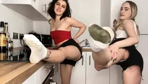 Cute amateur webcam teen girl toying pussy on webcam
