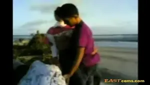 Indonesian Cewek Jilbab Mesum Di Tepi Pantai