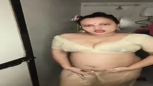 Desi Stepmom Priya Gamre Showing Her Self While Taking Sawar