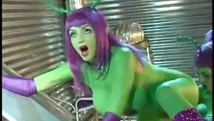 Alien lesbians discover each other's bodies