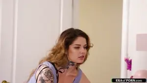 Milf masturbate as tattooed gf is licked