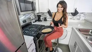 Busty Stepmom Becky Bandini Gets Her Pretty Face Covered In Stepson's Huge Cumshot PervMom