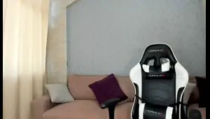 yummy peachy ass girl