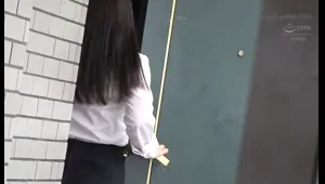 sensitive woman who is cum while crying in double acme inse