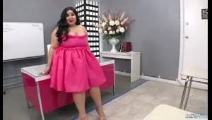 chloe klein plump teacher masturbates in the her classroom