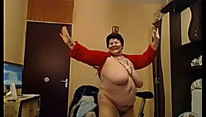 fat granny dance naked on cam