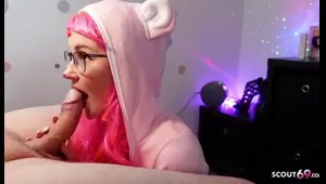 deutsche stief schwester schenkt ihm einen blowjob nach cos
