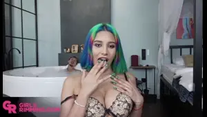 girlsrimming wet sloppy with roxy lips
