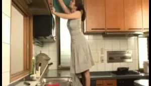 helping stepmom in kitchen triggers strange situation