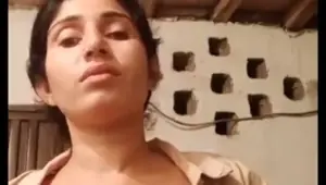 indian punjabi hot girl showing boobs
