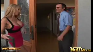 nikki benz fucks limo driver