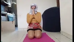 big boobs praying hijab amateur arab muslim slut masturbate