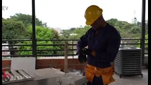 xvideos builder fucks his big ass boss and gives her a huge