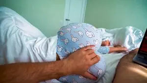 step sister wakes up and helps step brother cum while he watches porn creampie