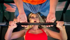 Stunning Milf Andi Avalon Pulls Her Leggings Down And Sits On Her Personal Trainer s Face MYLF