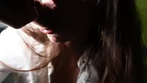 MI MASTURBO DI NASCOSTO IN UFFICIO E SQUIRTO