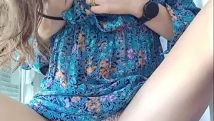 Milf enfia dildo no cu no parapeitovda janela