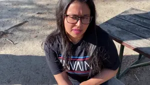 PROPUESTA INDECENTE A LATINA CACHONDA EN EL PARQUE