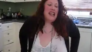 YOUR FREE PORN Milf Jennifer gets a creampie in the kitchen