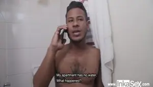 Plomera venezolana seduce a joven universitario Peruana