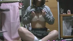 VOYEUR JAPAN TV Asian schoolgirl solo rub