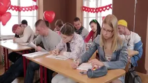 Sinh Vien dai Hoc Ngay Valentines