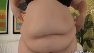 JEFFS MODELS Plumper temptress Erin green Masturbates