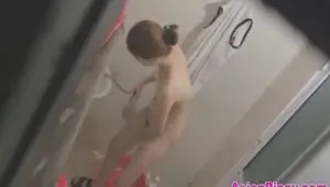 Binosohan Si Ate Sa Banyo Habang Naliligo