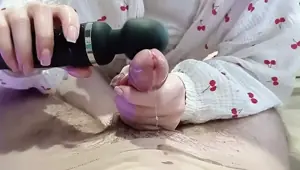 girlfriend extracts sperm using a new vibrator