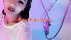 Twerking Asian Babe Loves To Shower With Her Hot Lingerie