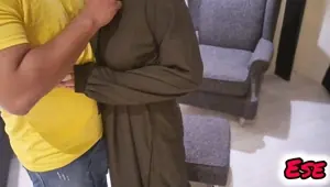Muslim GF Got Fucked with his boyfriend in his Home