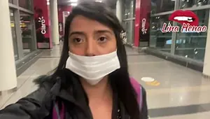 Exhibitionism I'm a very naughty bitch so I take advantage of the fact that I'm going on a plane to masturbate until I squirt