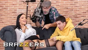 BRAZZERS Hot News Reporter Sofia Lee Finds Out What's Like To Get Fucked By A Big Pornstar